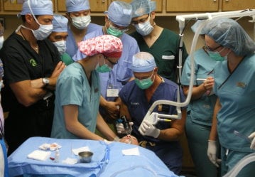 Dr. Niamtu teaches other physicians the use of the Lumenis Deep FX laser